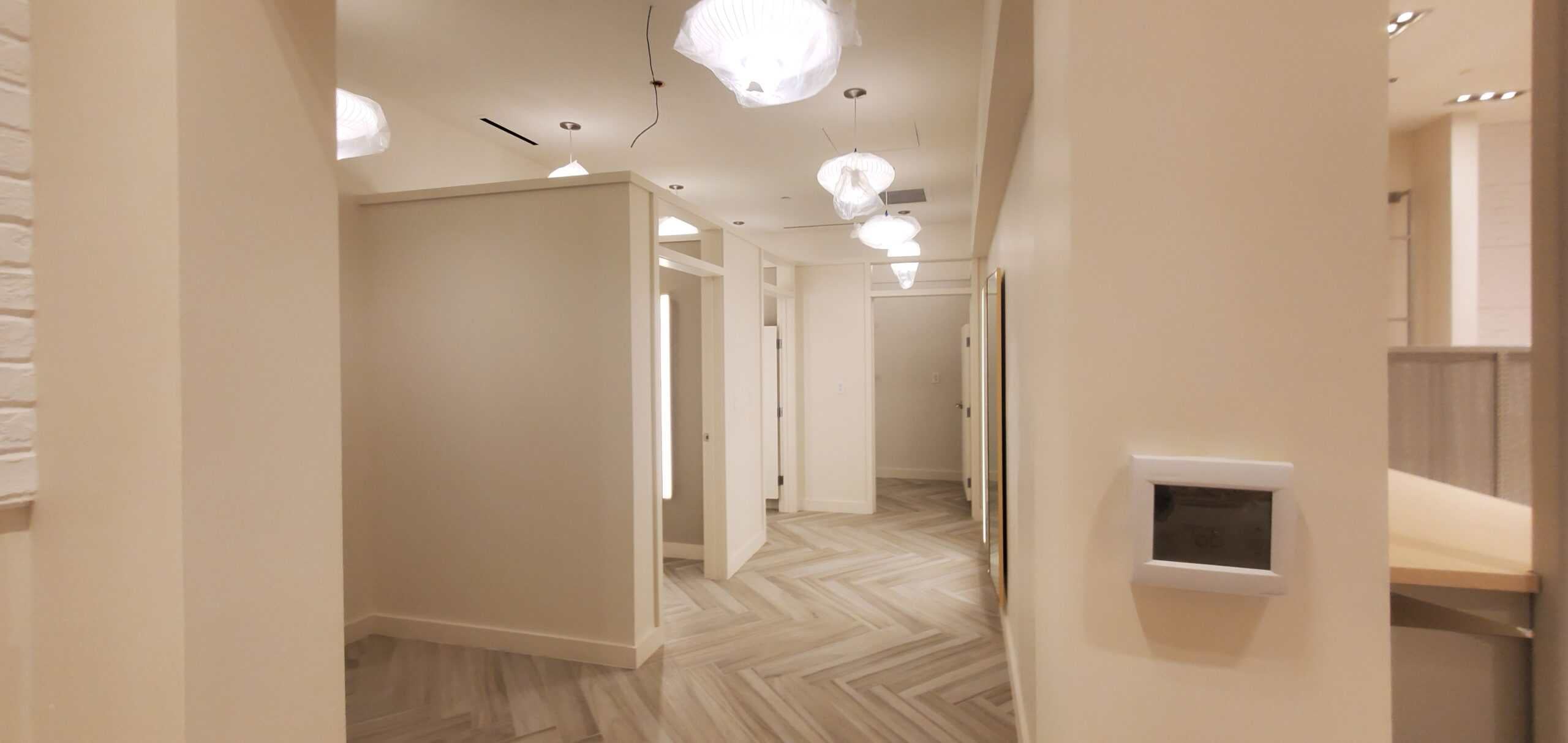 Dark to light wall color change with proper primer application