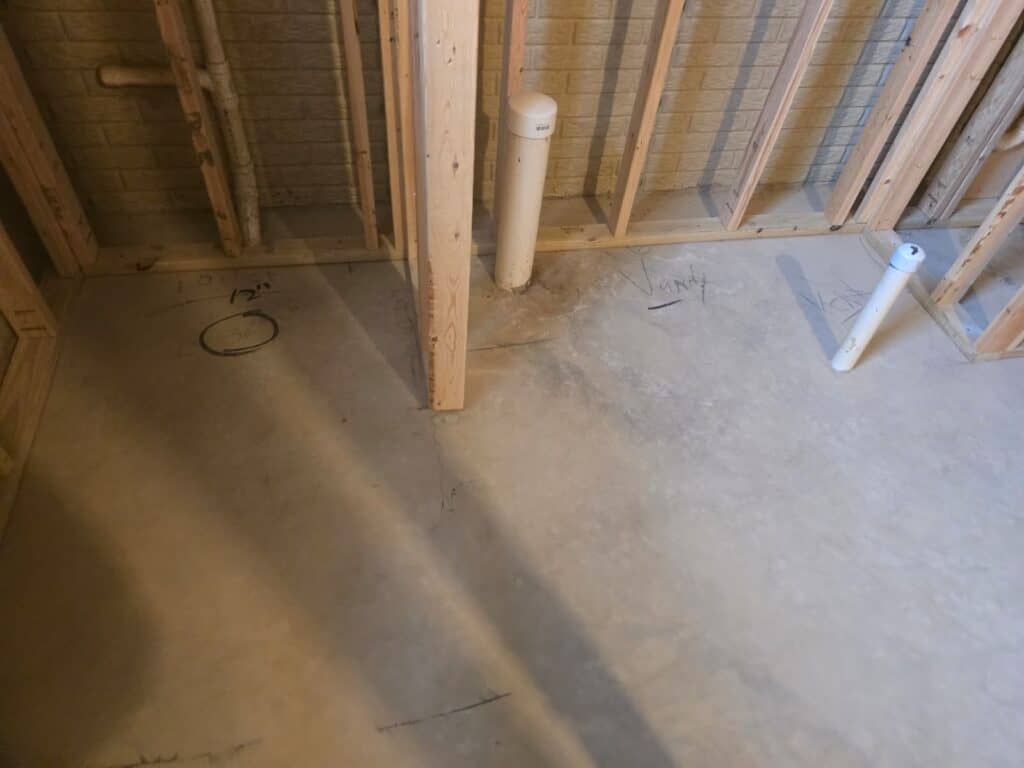 Worthington Basement Finish – Full Bath, Basement Kitchen, Stone Ledger Wall & Complete Trade Buildou